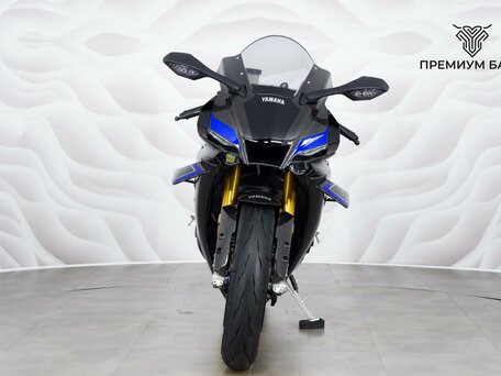 2025 Yamaha YZF-R1M, серебристый, 3299000 рублей, вид 4