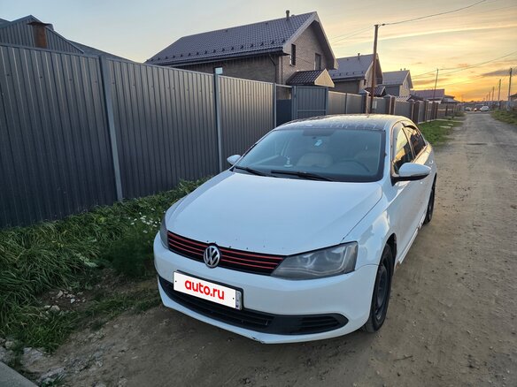 2014 Volkswagen Jetta VI Рестайлинг, белый - вид 2