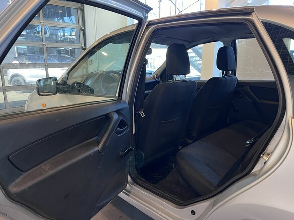 2014 Lada (ВАЗ) Granta I, серебристый, 451000 рублей - вид 23