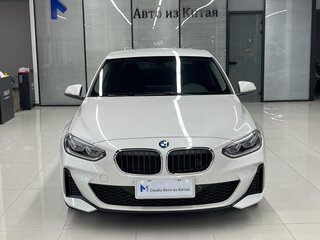 2023 BMW 1 серии 120i III (F52) Рестайлинг, белый, 1818000 рублей, вид 2
