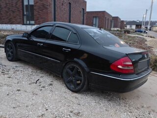 2004 Mercedes-Benz E-Класс 320 III (W211, S211), чёрный, 610000 рублей, вид 4