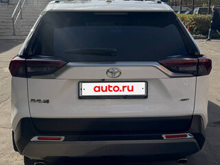 2019 Toyota RAV4 V (XA50), белый, 3700000 рублей, вид 3