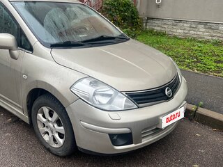 2010 Nissan Tiida I Рестайлинг, коричневый, 650000 рублей, вид 3