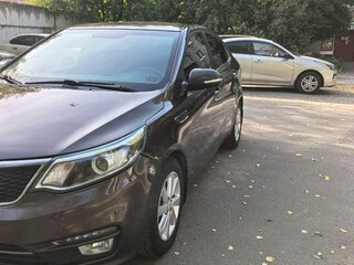 2016 Kia Rio III Рестайлинг, коричневый, 1100000 рублей, вид 3