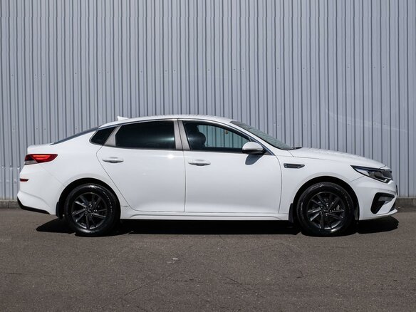 2020 Kia Optima IV Рестайлинг, белый - вид 4