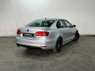 2013 Volkswagen Jetta VI, серебристый, 917000 рублей, вид 4