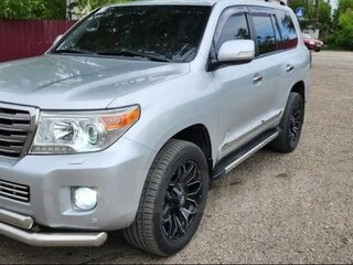 2012 Toyota Land Cruiser 200 Series Рестайлинг 1, серебристый, 3500000 рублей, вид 2