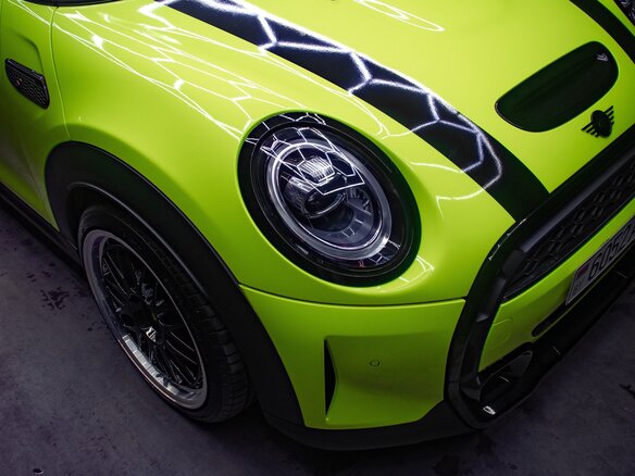 2020 Mini Hatch Cooper S III (F55/F56) Рестайлинг, жёлтый, 2460000 рублей - вид 1