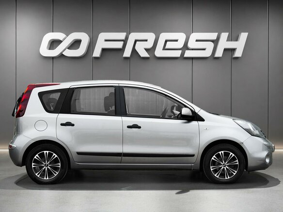 2013 Nissan Note I Рестайлинг, серебристый, 747000 рублей - вид 4