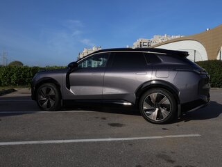 2023 Lynk & Co 08 39.6 kWh I, серый, 4500000 рублей, вид 4