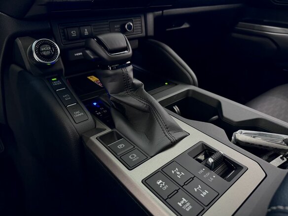 2026 Toyota Land Cruiser Prado 250 Series, чёрный, 12300000 рублей - вид 18