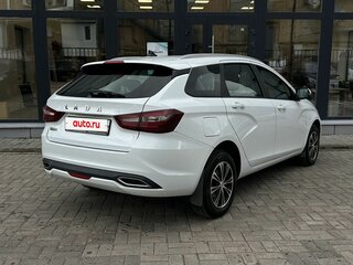2024 Lada (ВАЗ) Vesta SW I Рестайлинг (NG), белый, 1355000 рублей, вид 3