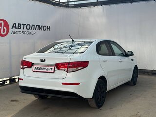 2016 Kia Rio III Рестайлинг, белый, 889000 рублей, вид 5