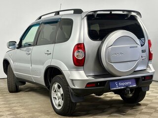 2011 Chevrolet Niva I Рестайлинг, серебристый, 520000 рублей, вид 3