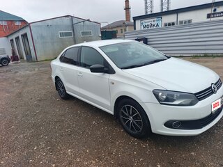 2014 Volkswagen Polo V, белый, 710000 рублей, вид 4