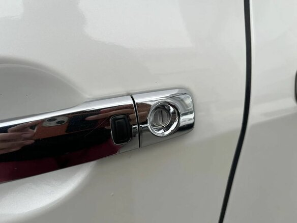 2017 Nissan Quest IV, белый, 2687000 рублей - вид 3