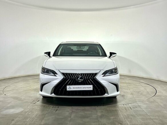 2022 Lexus ES 250 VII Рестайлинг, белый, 4600000 рублей - вид 5