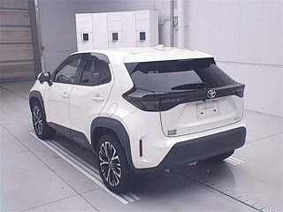 2022 Toyota Yaris Cross I, белый, 1425000 рублей, вид 2