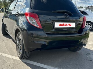 2014 Toyota Vitz III (XP130), чёрный, 690000 рублей, вид 3
