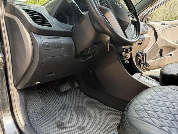 2014 Hyundai Solaris I, чёрный, 1060000 рублей - вид 9