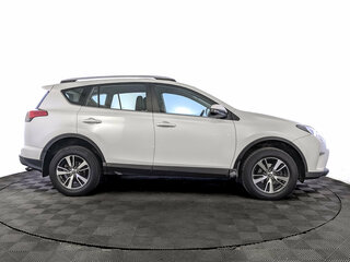 2017 Toyota RAV4 IV (XA40) Рестайлинг, белый, 2550000 рублей, вид 4
