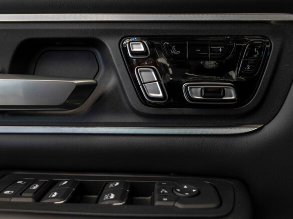 2026 Ram 1500 Crew Cab V Рестайлинг, чёрный, 10490000 рублей - вид 37