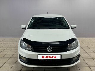 2015 Volkswagen Polo V Рестайлинг, белый, 690000 рублей, вид 2