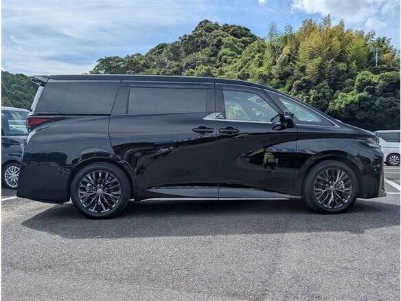 2024 Toyota Vellfire III, чёрный, 7000000 рублей - вид 2