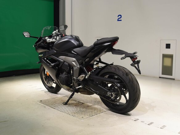 2024 Triumph Daytona 660, чёрный, 760000 рублей - вид 2