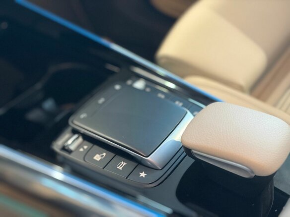 2020 Mercedes-Benz GLA 200 II (H247), красный, 3299000 рублей - вид 12