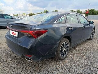 2022 Toyota Avalon V, чёрный, 3700000 рублей, вид 5