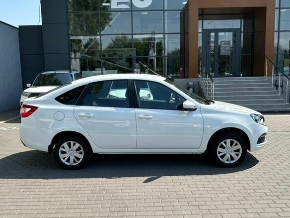 2026 Lada (ВАЗ) Granta I Рестайлинг, белый, 1126000 рублей