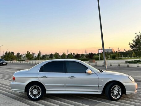 2009 Hyundai Sonata ТагАЗ IV (EF) Рестайлинг, серебристый, 644000 рублей, вид 5