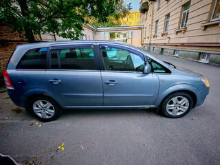2011 Opel Zafira B Рестайлинг, серебристый, 570000 рублей, вид 5