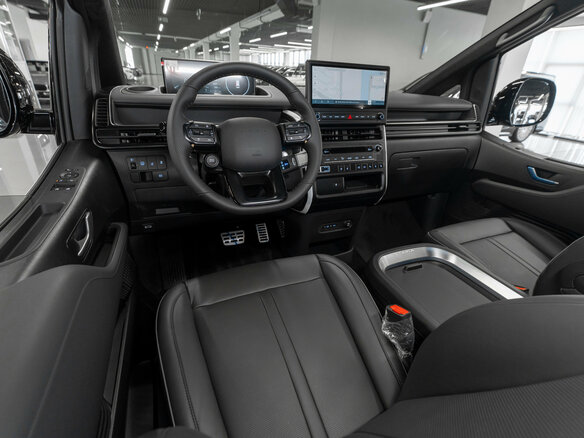 2026 Hyundai Staria I Рестайлинг, чёрный, 7200000 рублей - вид 6