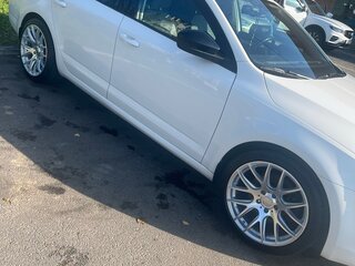 2013 Skoda Octavia III (A7), белый, 1680000 рублей, вид 4