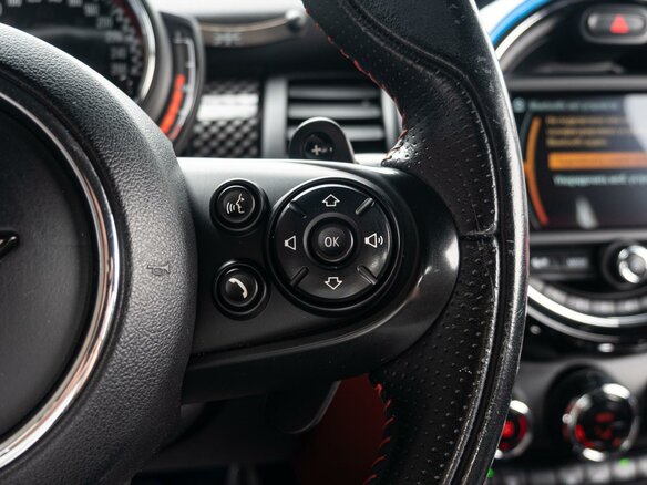 2019 Mini Hatch JCW III (F55/F56) Рестайлинг, чёрный, 3150000 рублей - вид 17