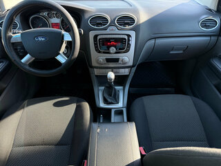 2011 Ford Focus II Рестайлинг, серебристый, 490000 рублей, вид 3