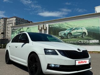 2018 Skoda Octavia III (A7) Рестайлинг, белый, 1200000 рублей, вид 1