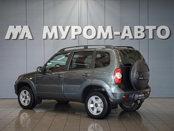 2020 Lada (ВАЗ) Niva, серебристый, 960000 рублей - вид 1