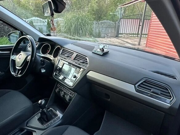 2018 Volkswagen Tiguan II, чёрный - вид 6