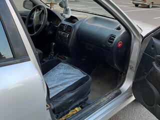 2002 Mitsubishi Carisma I Рестайлинг, серебристый, 225000 рублей, вид 5