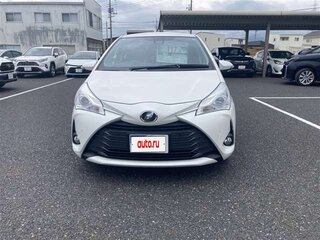 2018 Toyota Vitz III (XP130) Рестайлинг 2, белый, 750001 рублей, вид 1