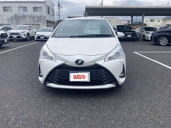 2018 Toyota Vitz III (XP130) Рестайлинг 2, белый, 750001 рублей
