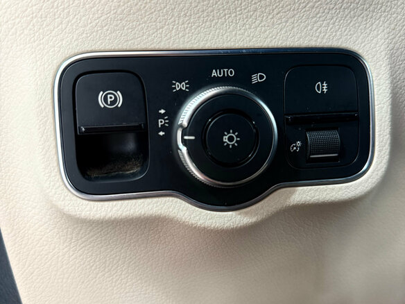 2020 Mercedes-Benz GLA 200 II (H247), чёрный - вид 12