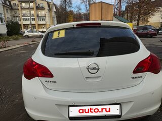 2011 Opel Astra J, белый, 520000 рублей, вид 2