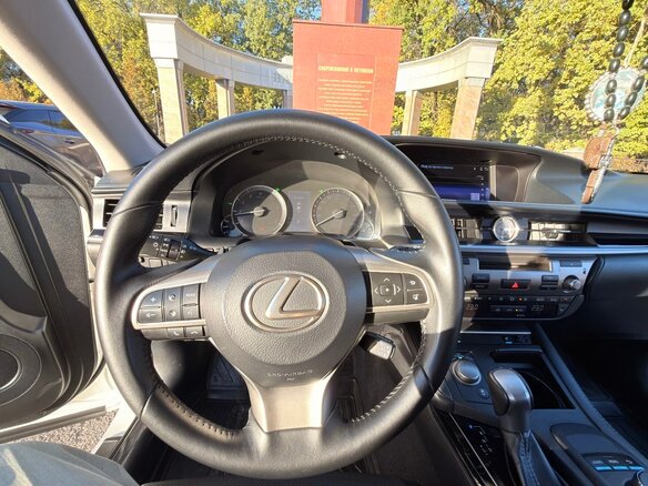 2016 Lexus ES 250 VI Рестайлинг, белый, 3000000 рублей - вид 7