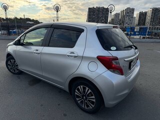 2016 Toyota Vitz III (XP130) Рестайлинг, серый, 700000 рублей, вид 4