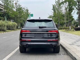 2024 Audi Q7 45 TFSI II (4M) Рестайлинг 2, чёрный, 9963389 рублей, вид 5