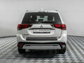 2020 Mitsubishi Outlander III Рестайлинг 3, белый, 1799000 рублей - вид 5